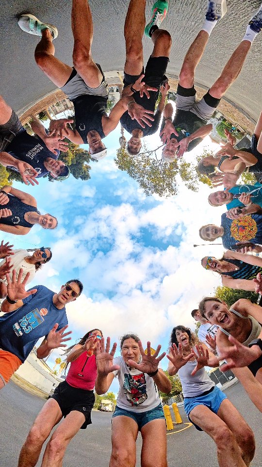 September Shenanigans

#runwithit #runtechclub #grouprun
#fridayvibesReel