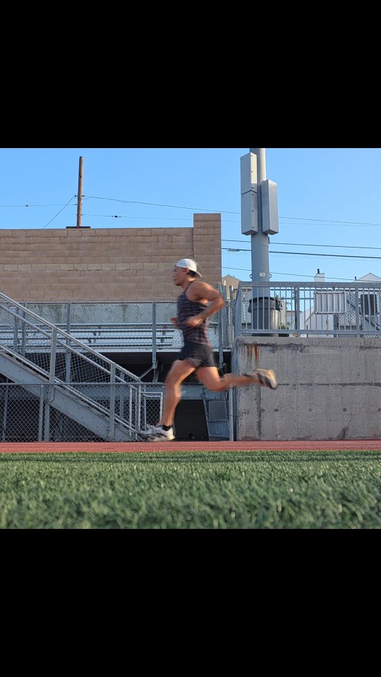 Round and round. 

#running #trackworkout #speedwork #runnersofinstagram #runtrainingReel